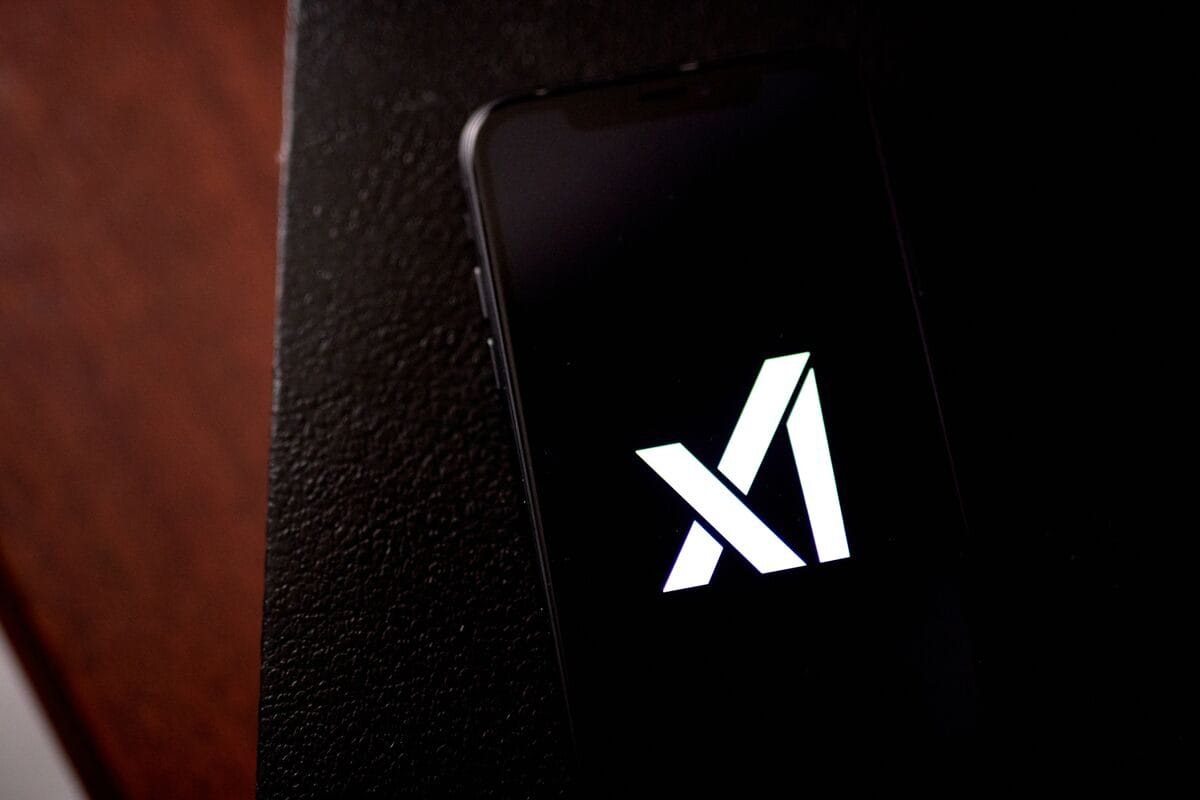 Elon Musk’s artificial intelligence company, xAI, has secured $500 million in commitments from investors toward a $1 billion goal!